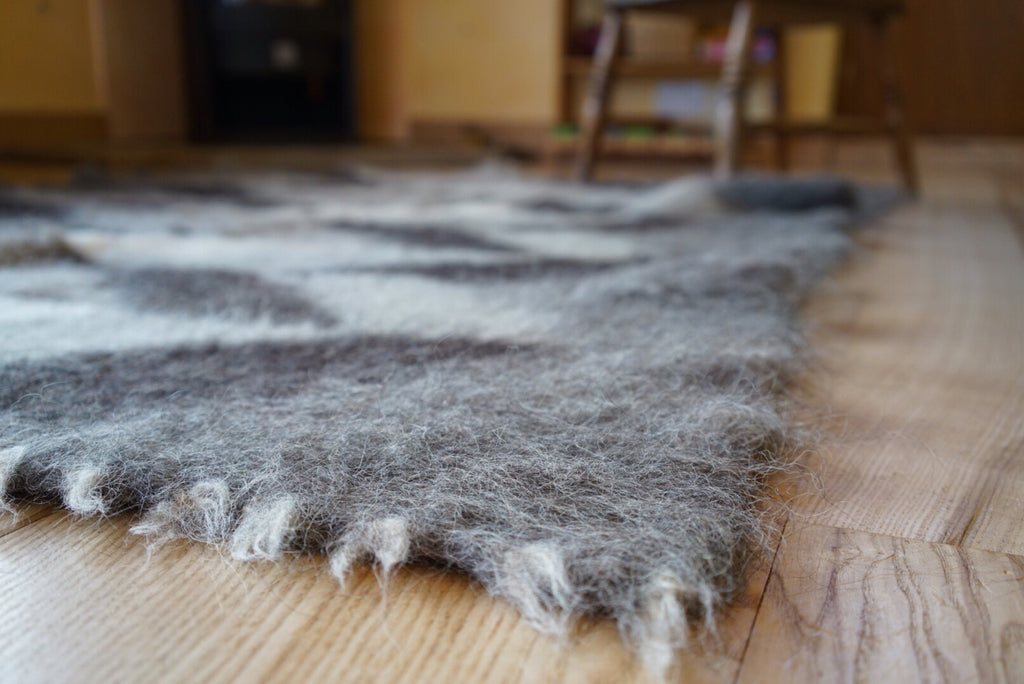 Handwoven wool rug from Ukraine, view 2