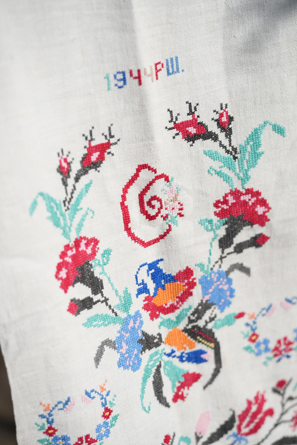 Vintage hand embroidered runner from Ukraine, view 2